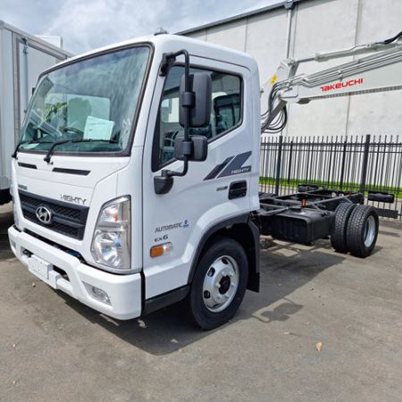 Hyundai Cab Chasis EX6 Truck NZ.jpg